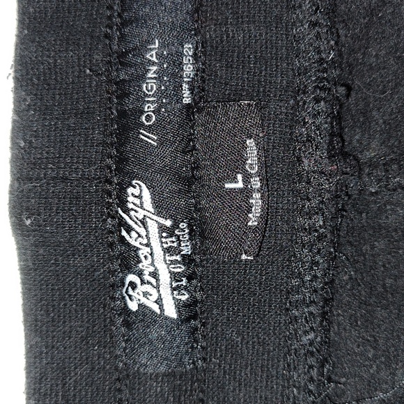 Shorts - Picture 2 of 3